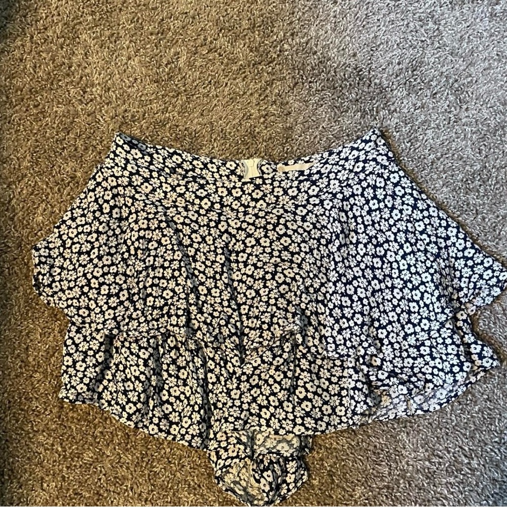 Altar'd State Navy and White Floral Skort